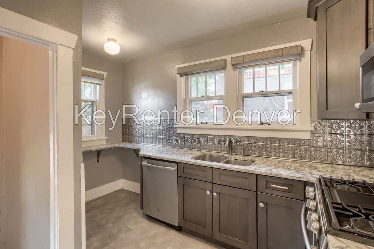 1532 Jackson St - Photo 2 of 12