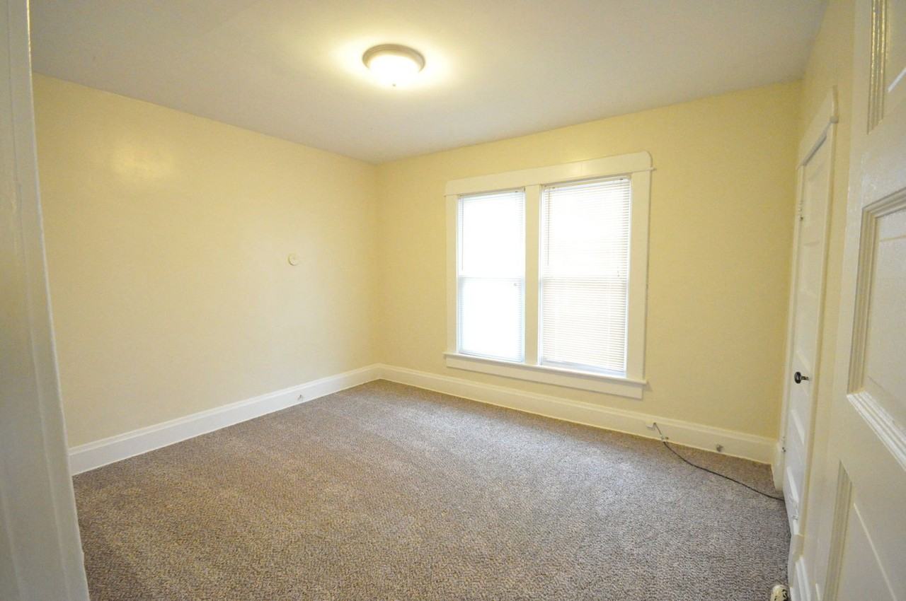 232 Chittenden Ave - Photo 7 of 10