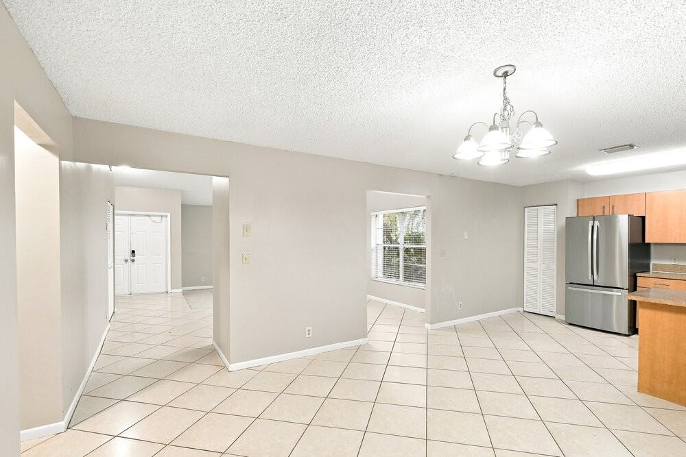 9611 Nw 44th Ct - Photo 7 of 16