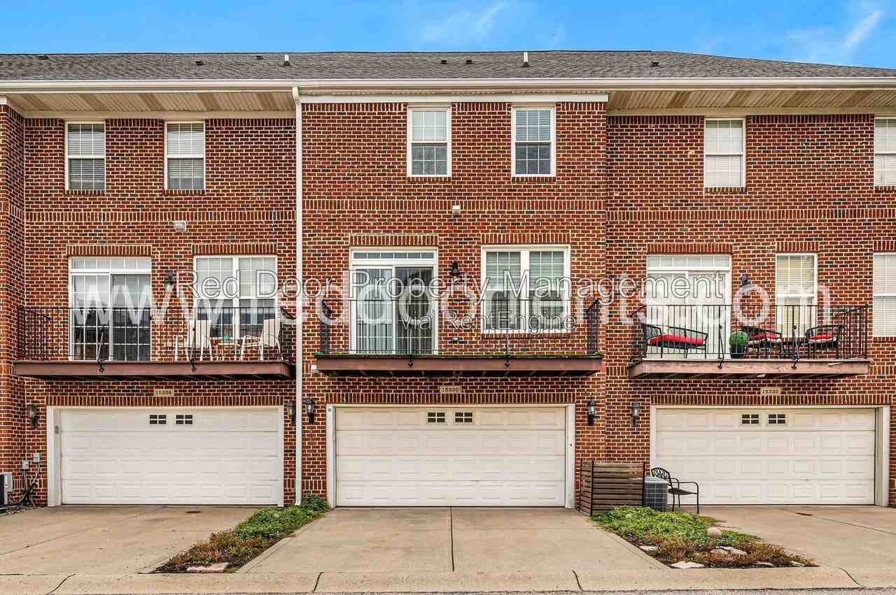 15330 Mystic Rock Dr - Photo 2 of 39