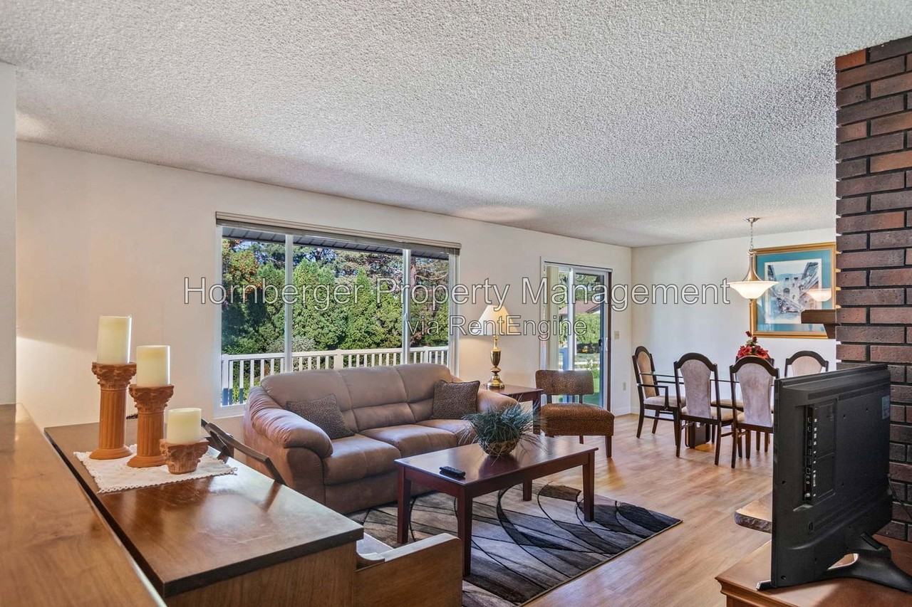 219 N Mitchell Dr - Photo 4 of 18