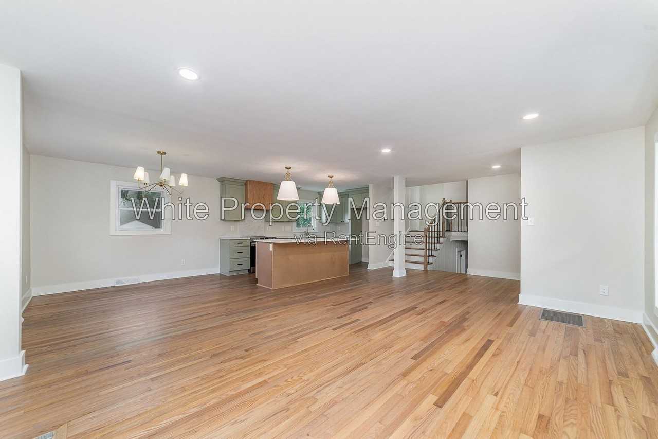 2117 Emerywood Dr - Photo 3 of 29