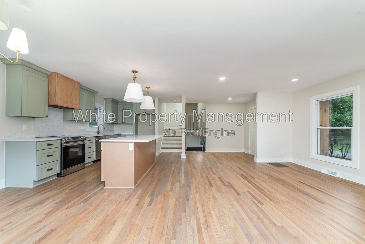 2117 Emerywood Dr - Photo 4 of 29