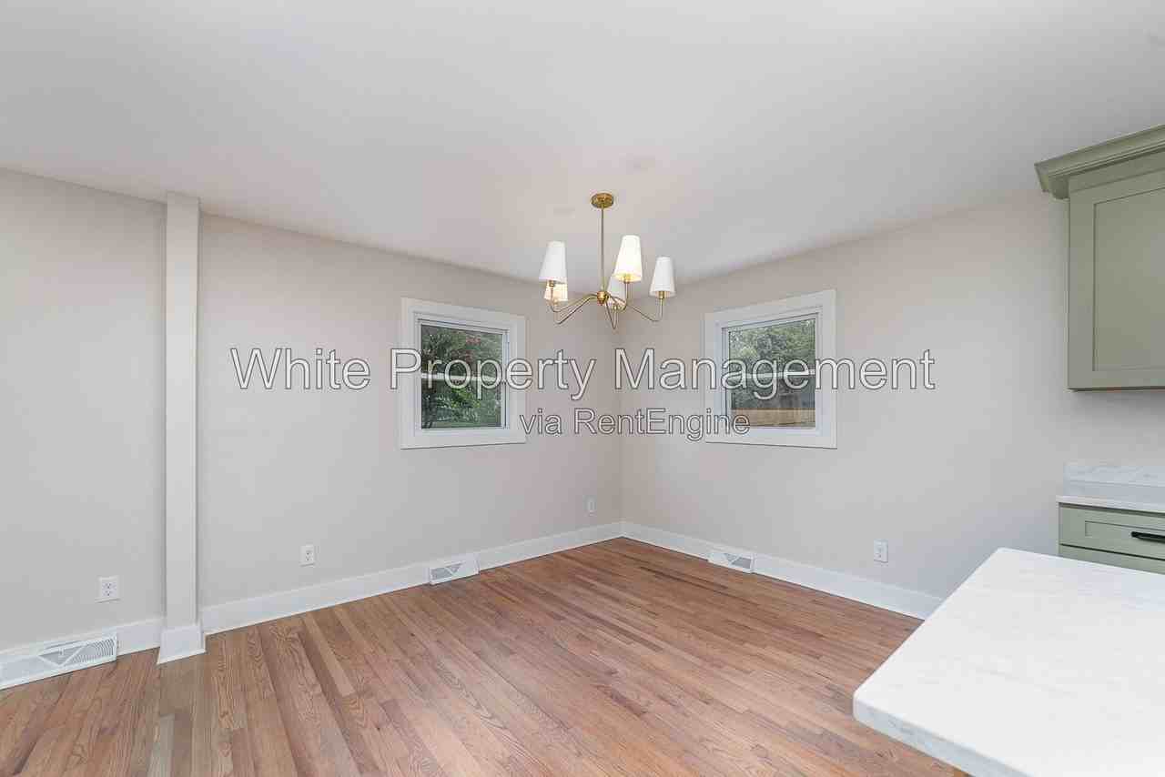 2117 Emerywood Dr - Photo 5 of 29