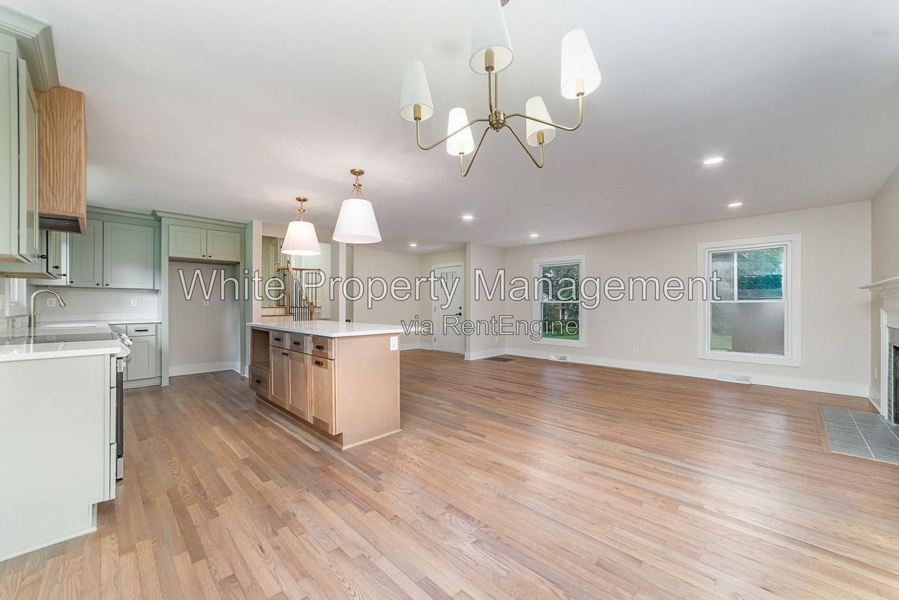 2117 Emerywood Dr - Photo 6 of 29