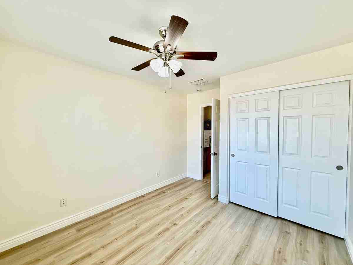8107 S 48th Ln - Photo 3 of 28