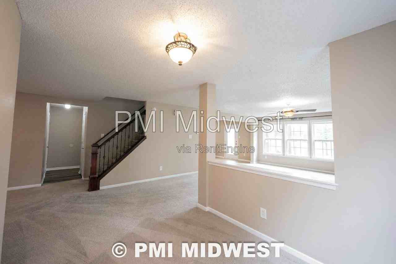 2143 Olympia Dr - Photo 5 of 49