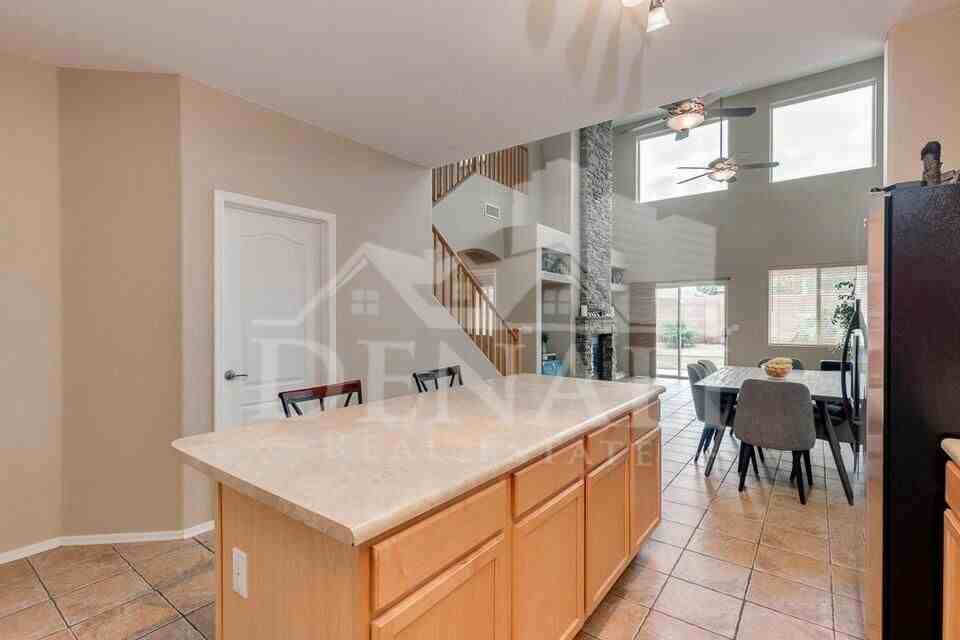 44327 W Oster Dr - Photo 7 of 17