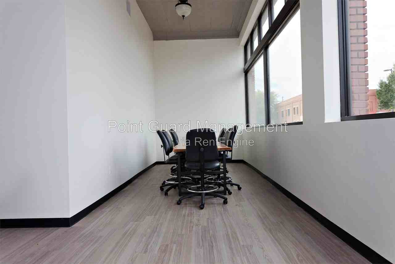 930 W Douglas Ave #E - Photo 5 of 6