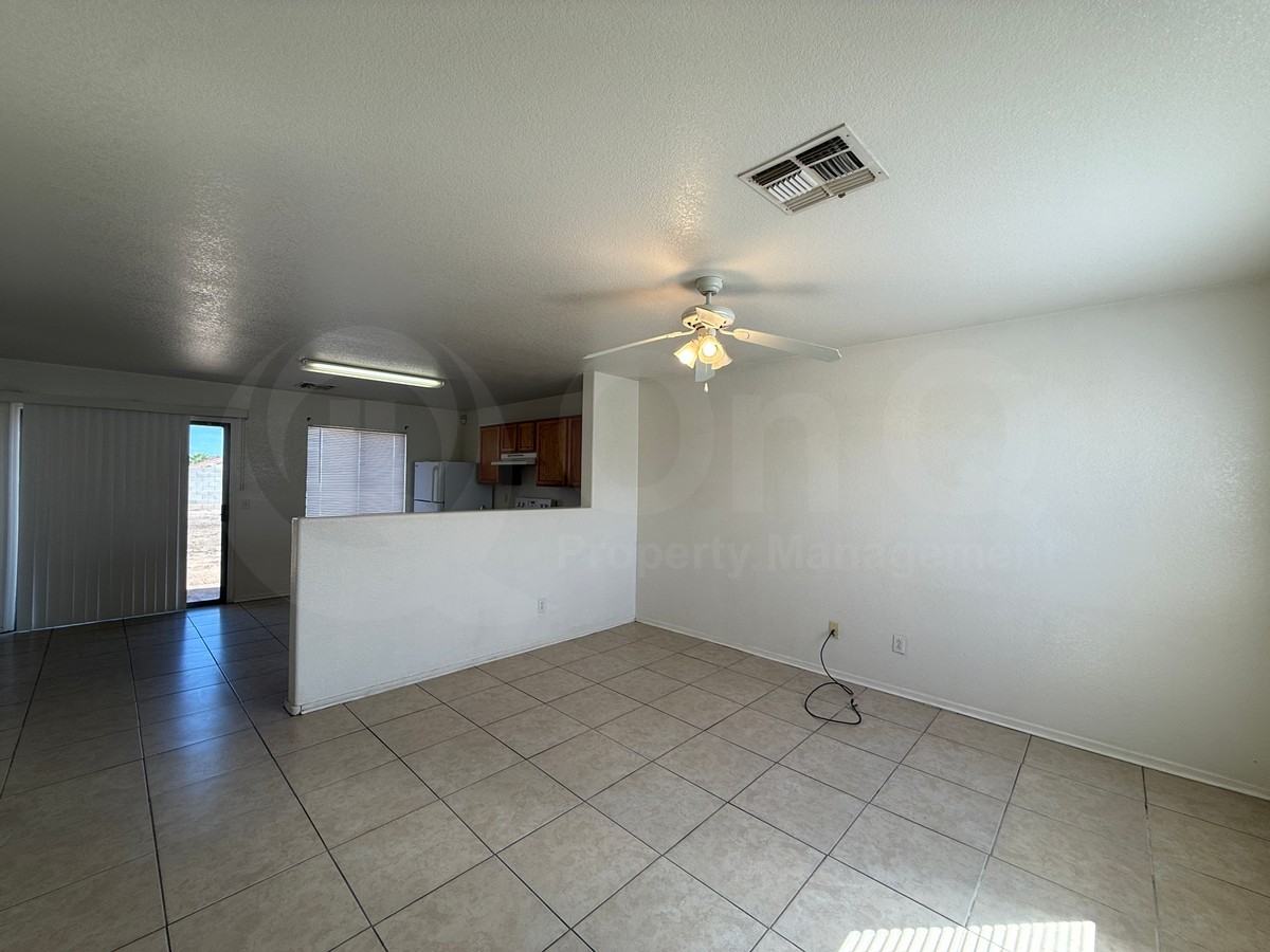 1174 E Silversmith Trl - Photo 6 of 14