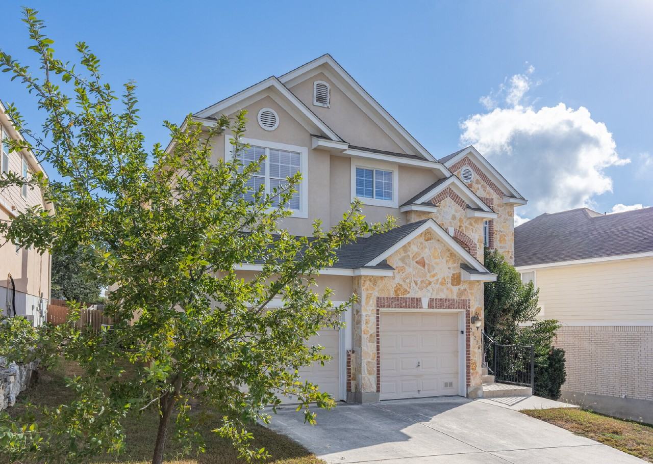 21226 Villa Valencia - Photo 2 of 44