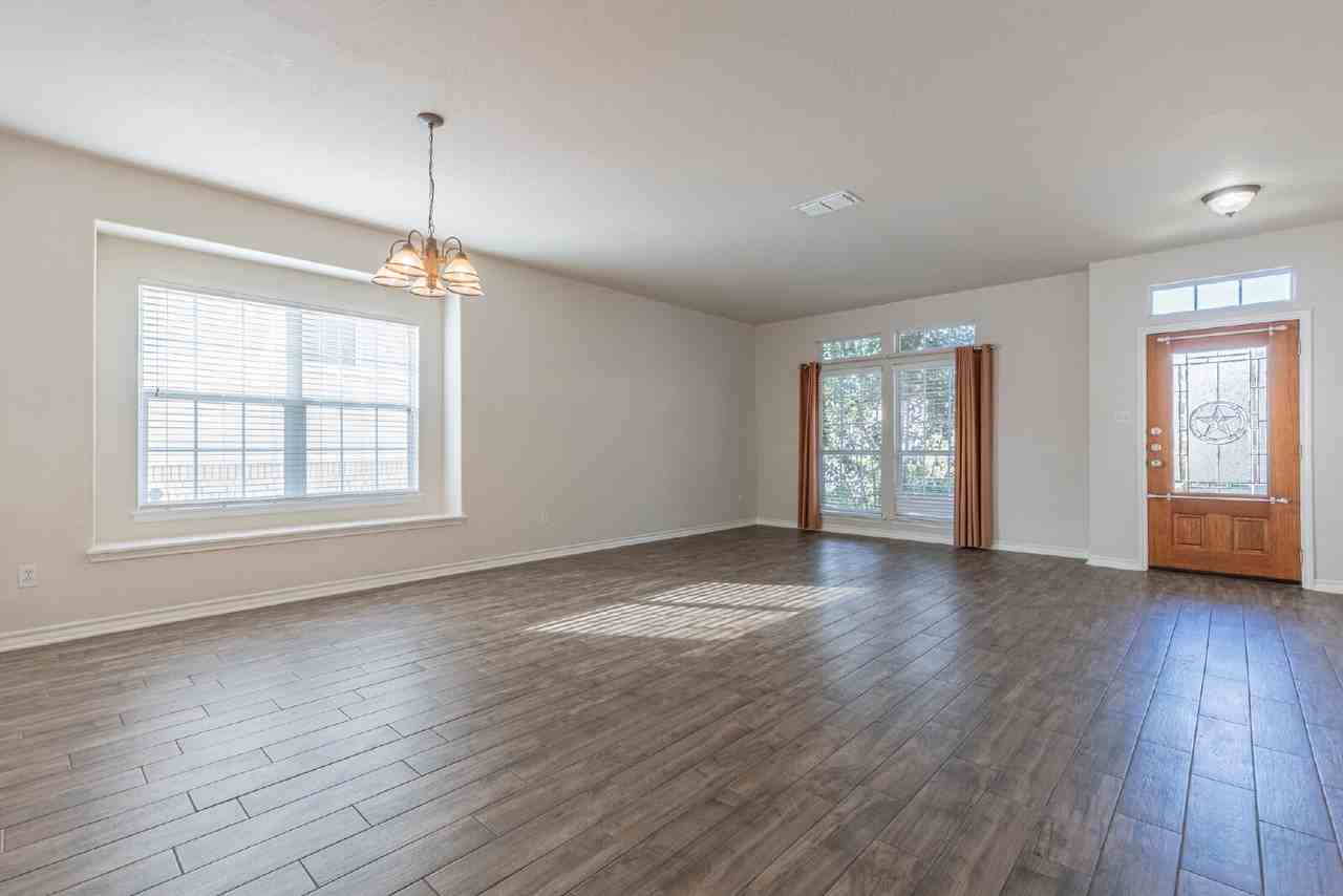 21226 Villa Valencia - Photo 5 of 44