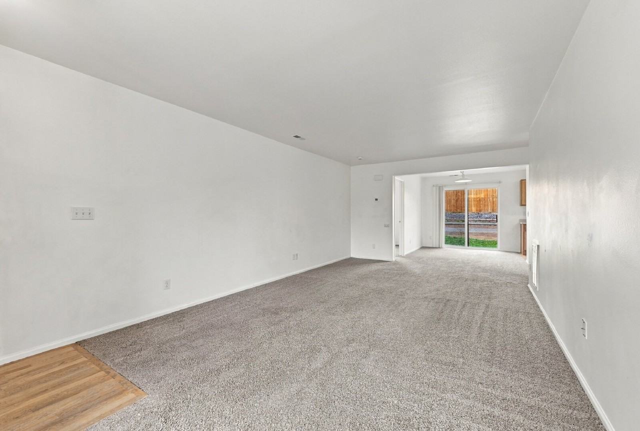 6490 Cache Dr - Photo 5 of 33