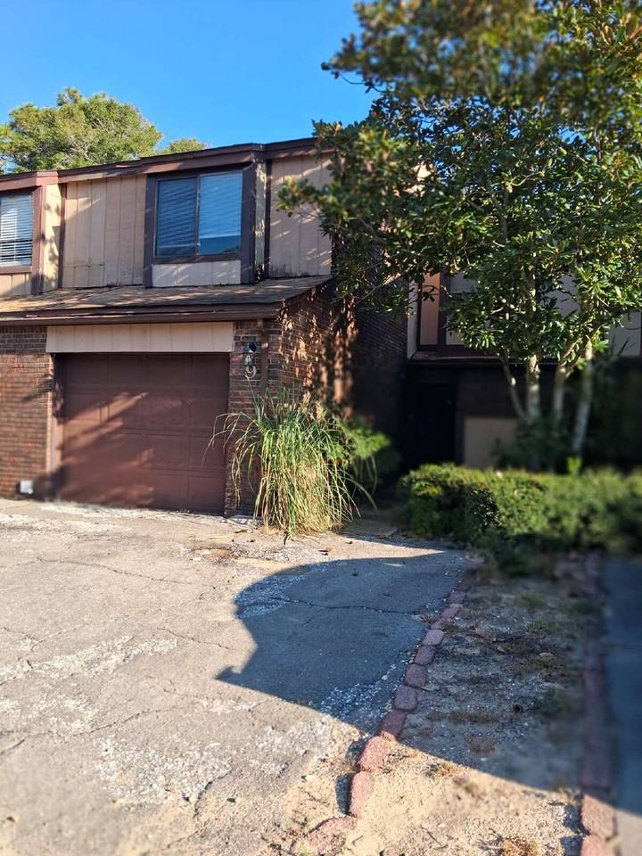 9 Hidden Cove Cir - Photo 2 of 11