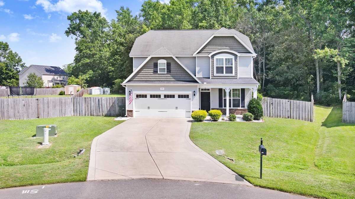 111 E Berkshire Ct - Photo 2 of 47