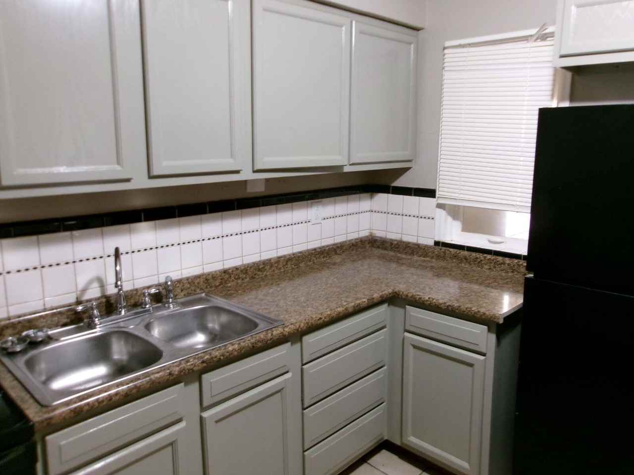 1138 Bosworth Dr - Photo 4 of 11