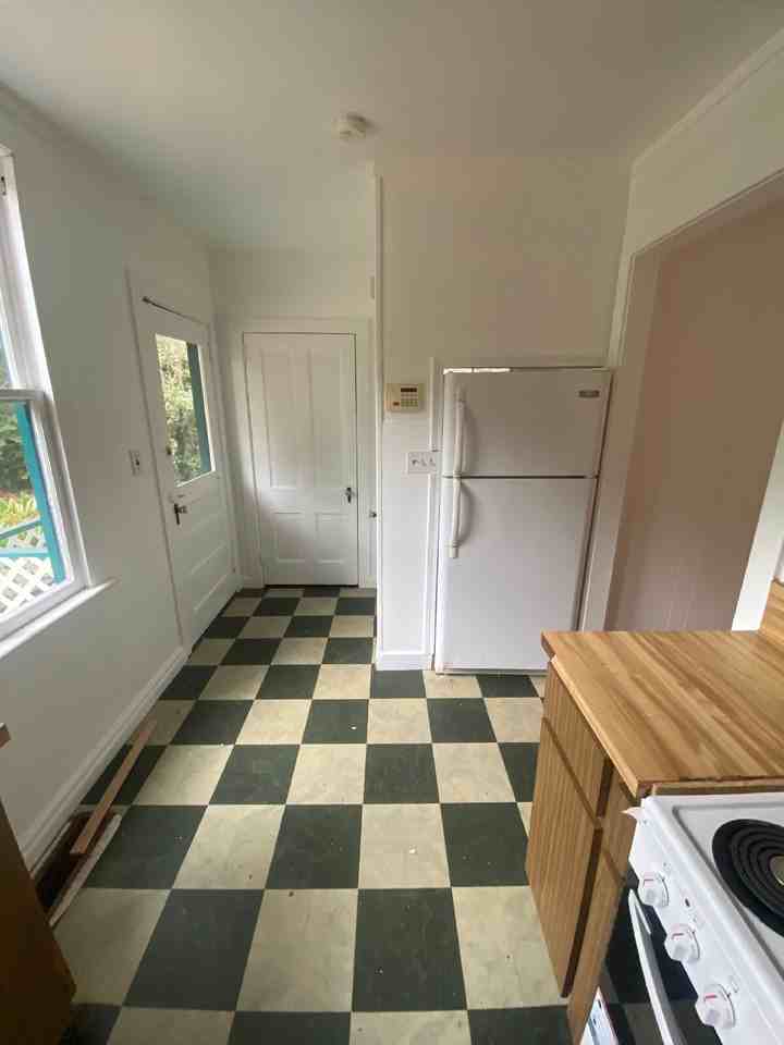 305 E Bradford Rd - Photo 5 of 7