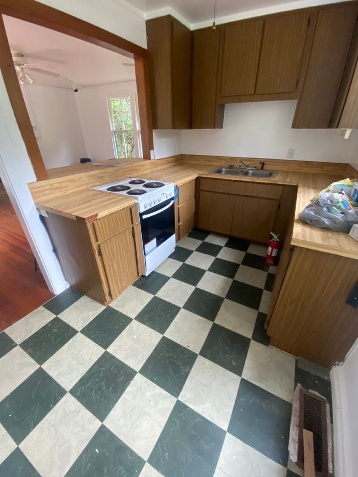 305 E Bradford Rd - Photo 6 of 7
