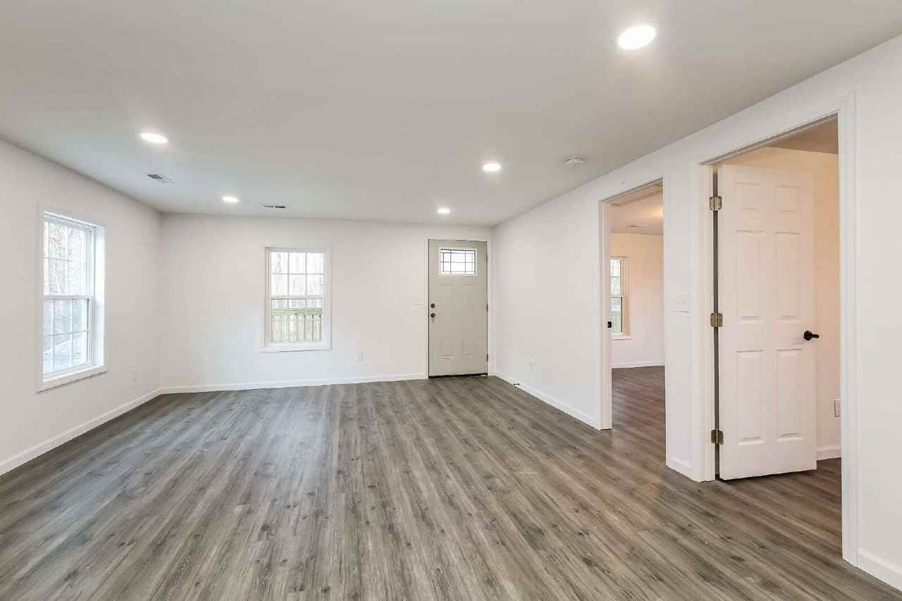 612 Marshall St - Photo 3 of 16