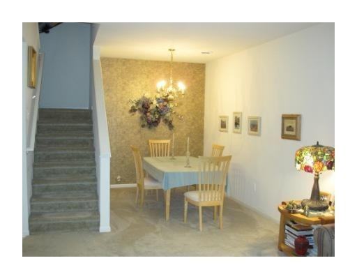 2058 Cloverly Ln - Photo 3 of 10