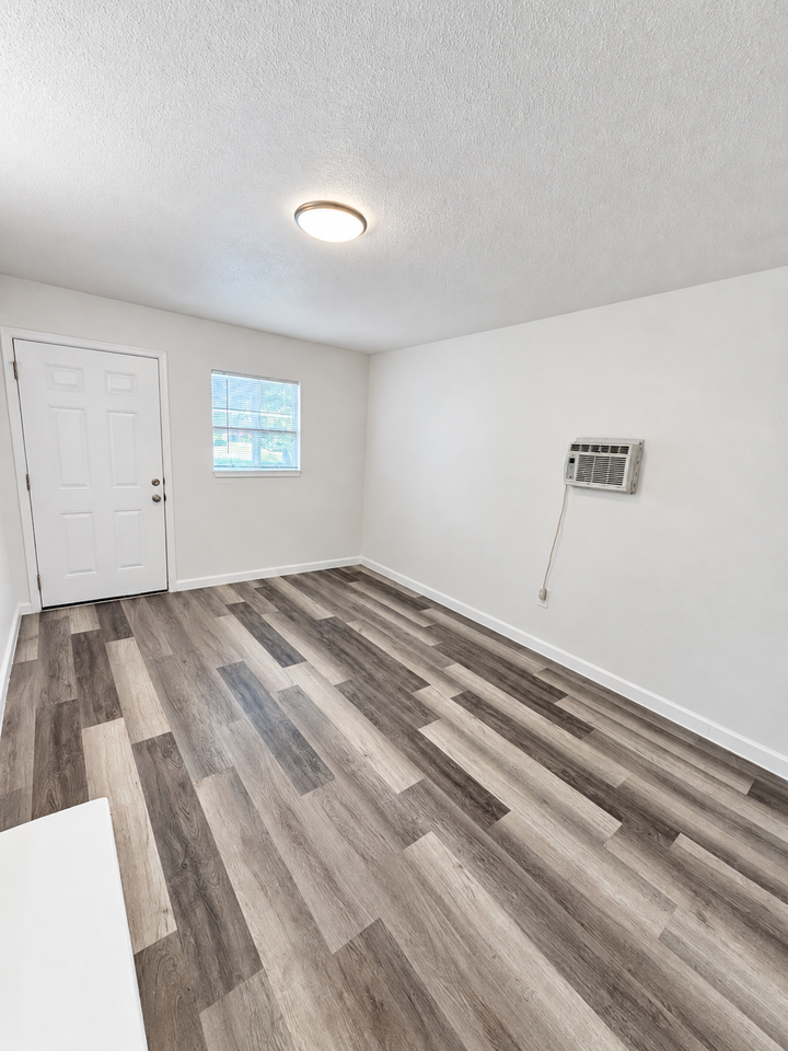 1047 Alamos Ave - Photo 5 of 11