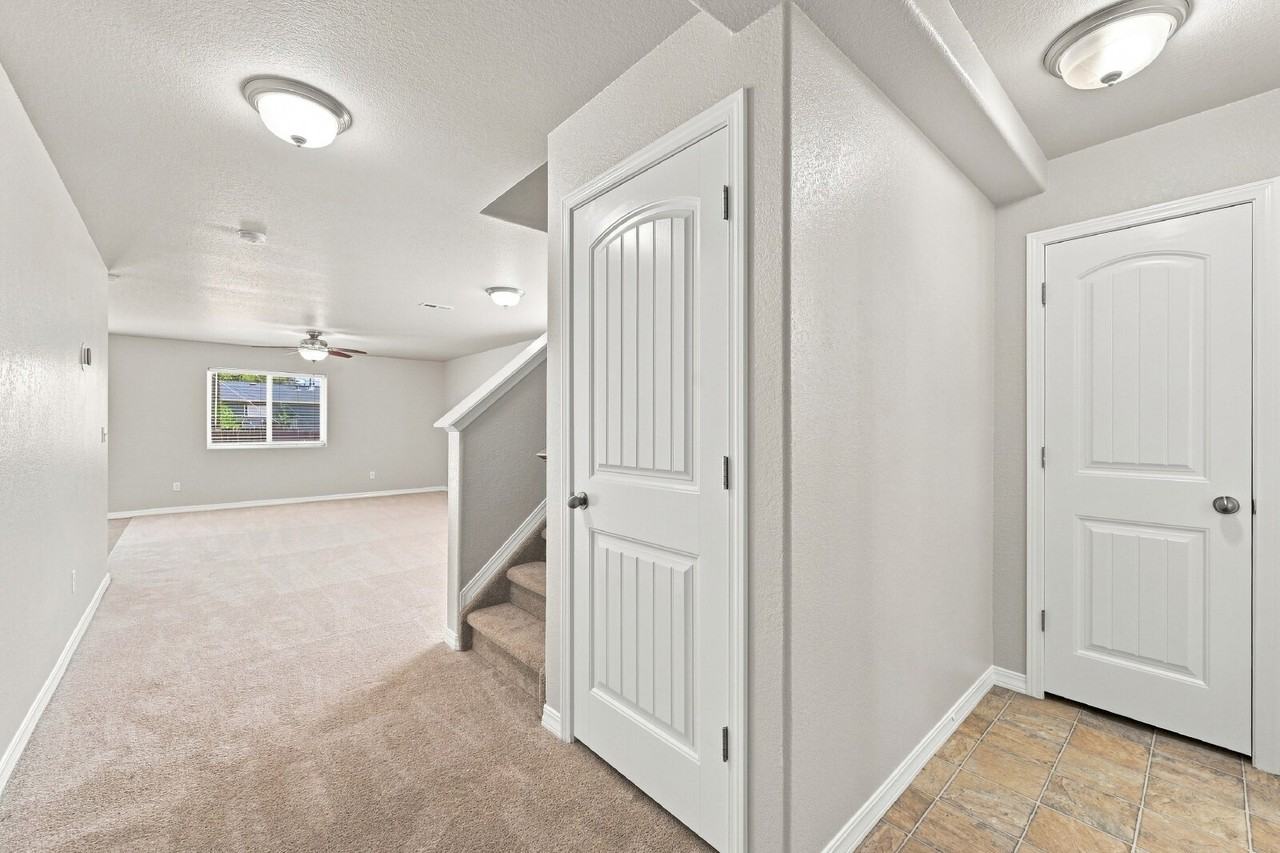 2385 Spring Blossom Dr - Photo 7 of 35