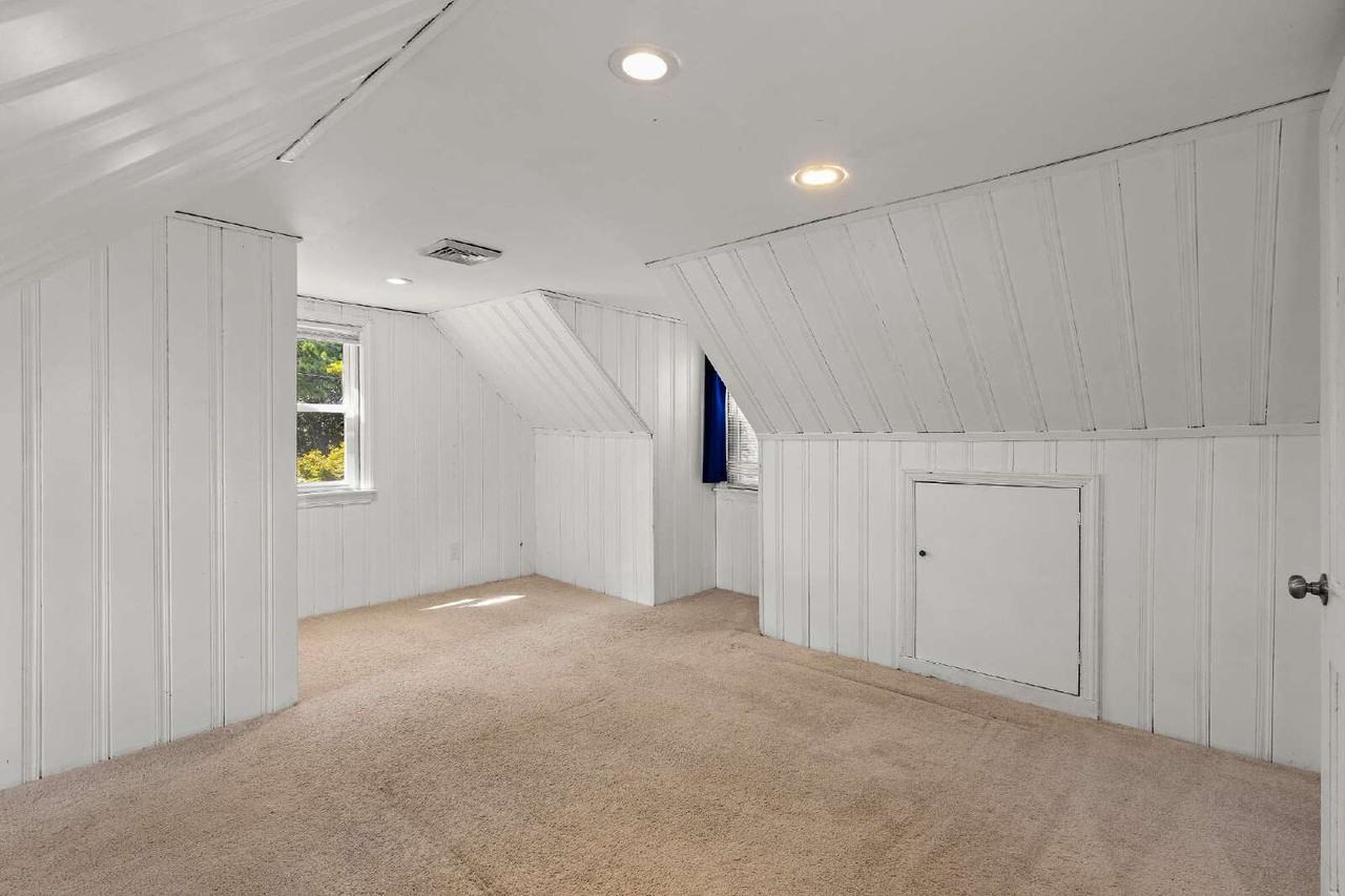 201 Beechwood Ave - Photo 3 of 12