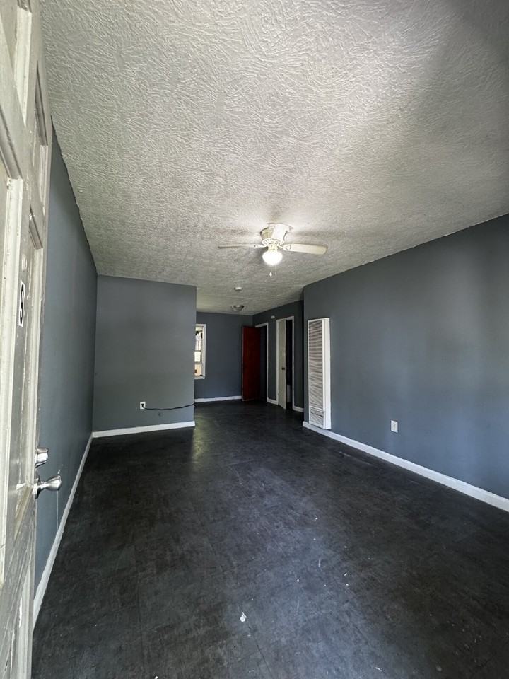 5105 Timothy St #9 - Photo 2 of 6