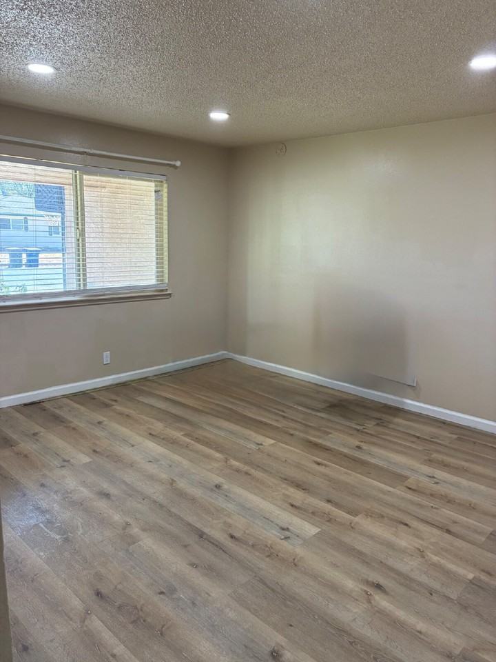 2653 Agnes Way - Photo 6 of 32