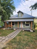 featured image of 1512 Center Ave