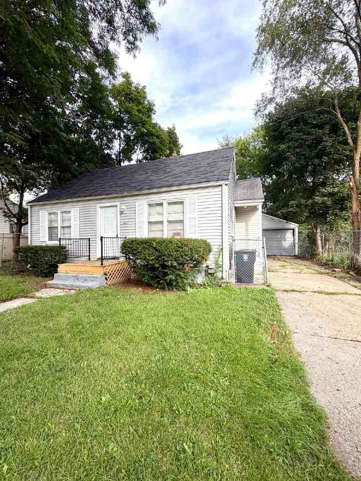 801 Hubbard Ave - Photo 2 of 19