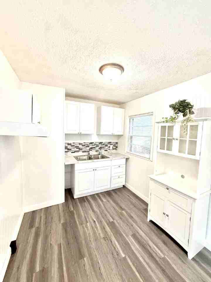 801 Hubbard Ave - Photo 4 of 19