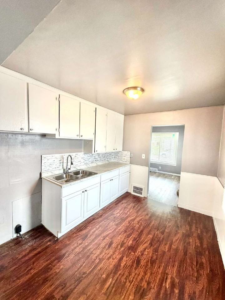 3413 Clairmont St - Photo 4 of 14