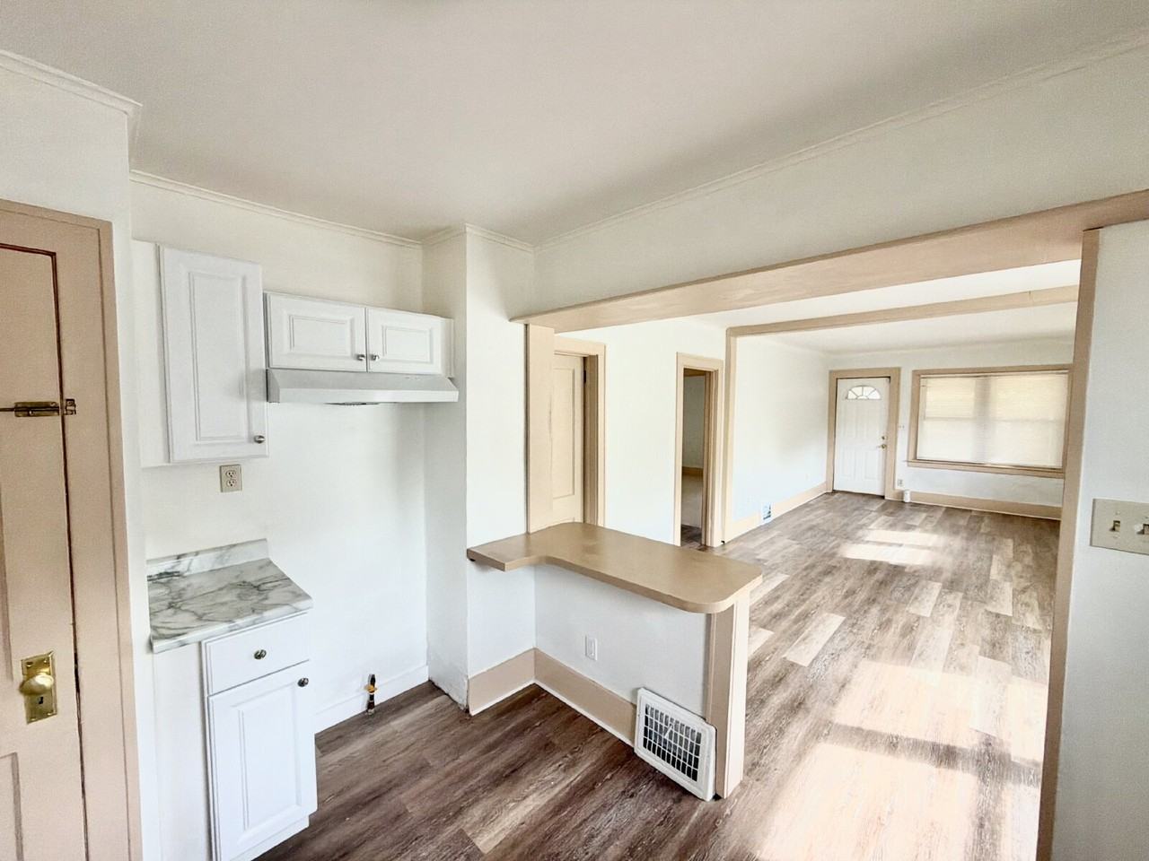 2554 Swayze St - Photo 7 of 15