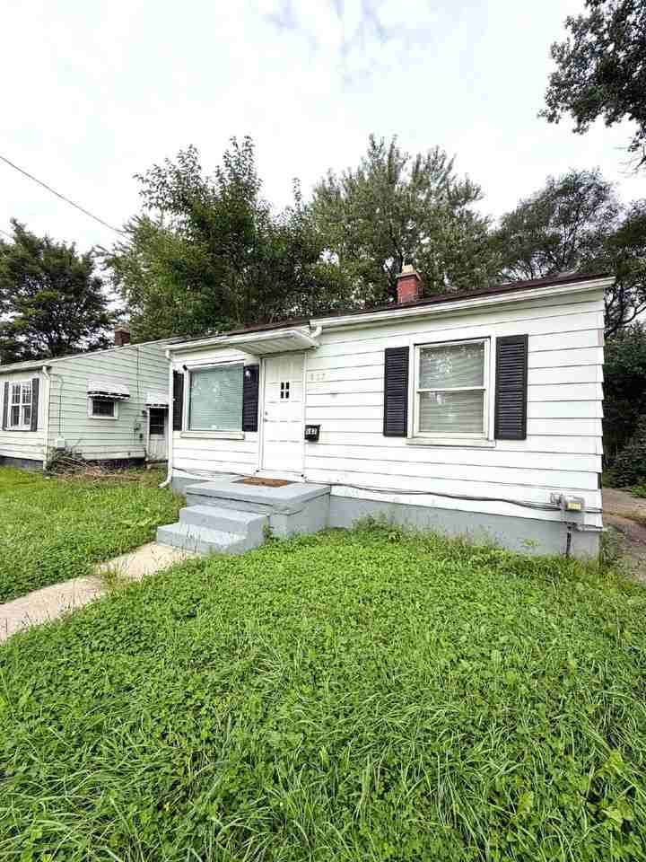987 S Ballenger Hwy - Photo 2 of 17