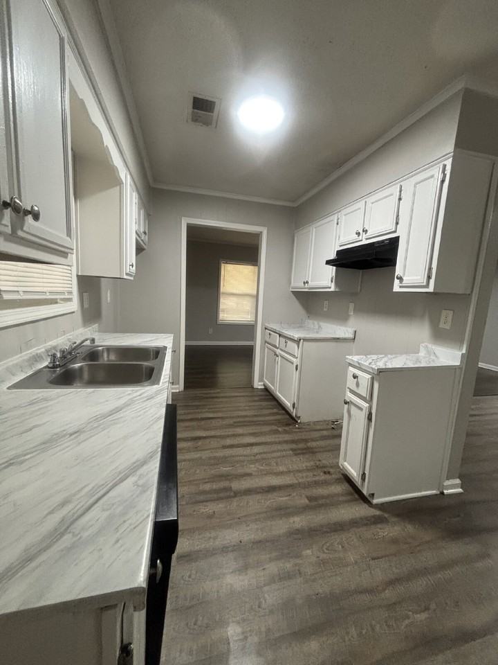 3251 Aden St - Photo 5 of 21