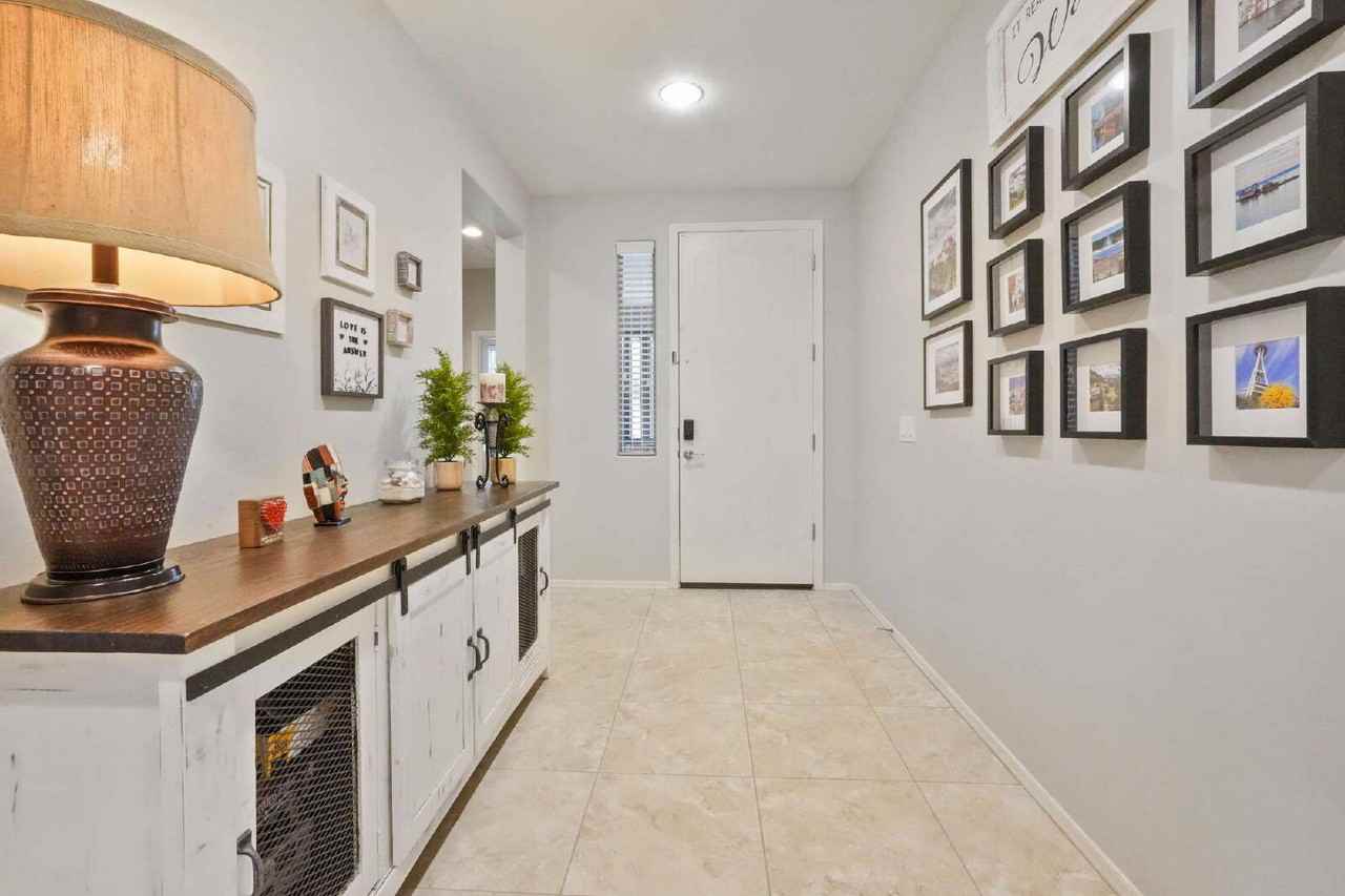22451 E Avenida Del Valle - Photo 3 of 28
