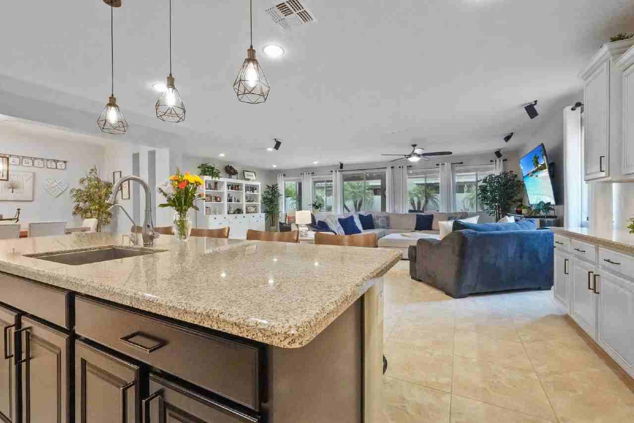 22451 E Avenida Del Valle - Photo 5 of 28