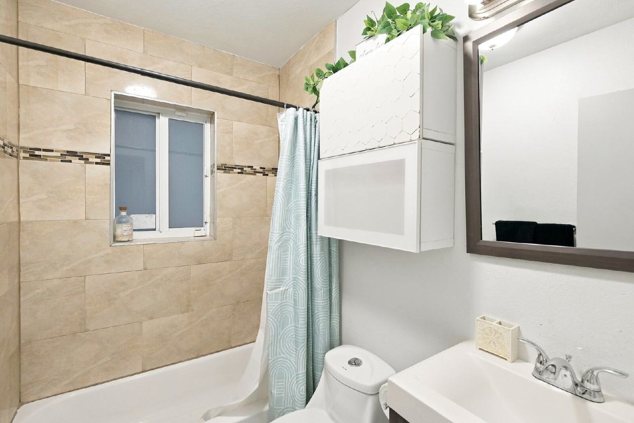 1243 Nw 3rd Ave - Photo 6 of 15