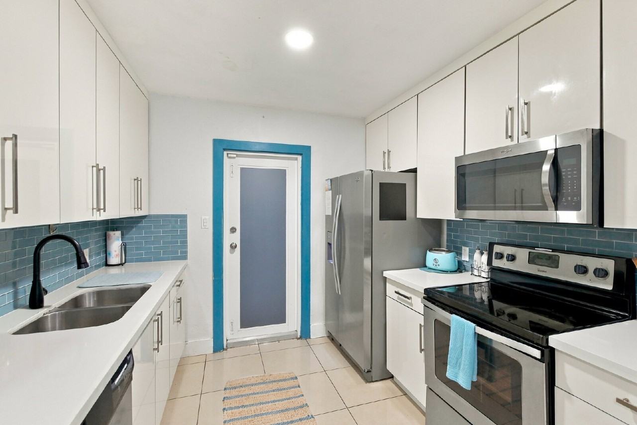 1243 Nw 3rd Ave - Photo 7 of 15