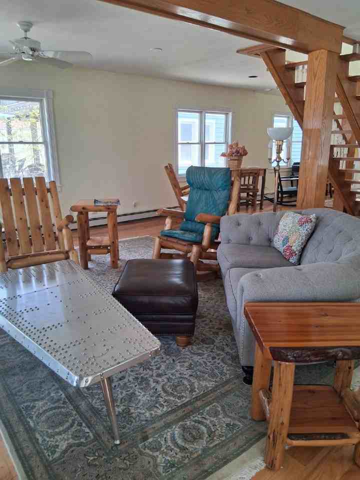 1062 Shady Ln - Photo 4 of 13