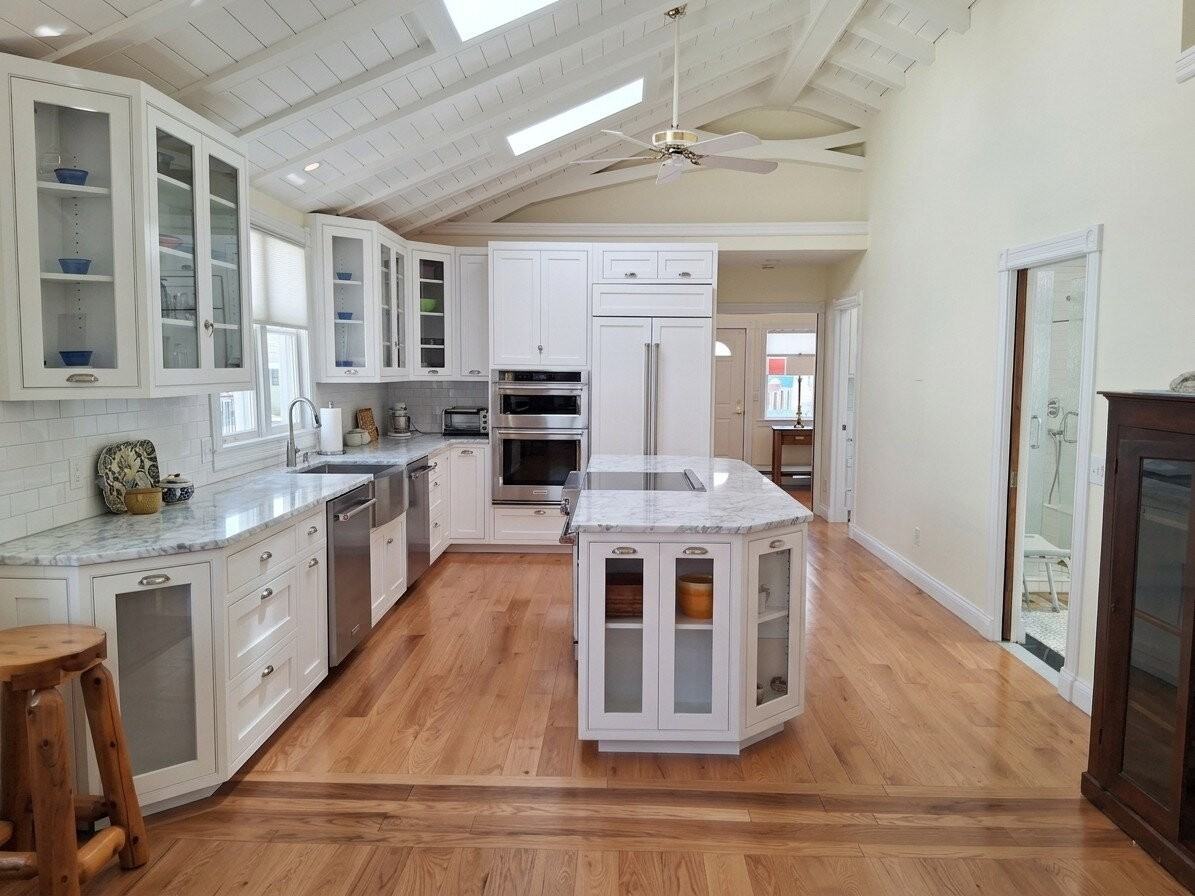 1062 Shady Ln - Photo 6 of 13