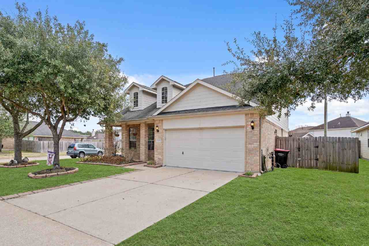 15238 Olmstead Park Dr - Photo 2 of 35