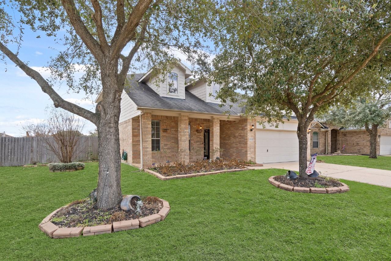 15238 Olmstead Park Dr - Photo 3 of 35