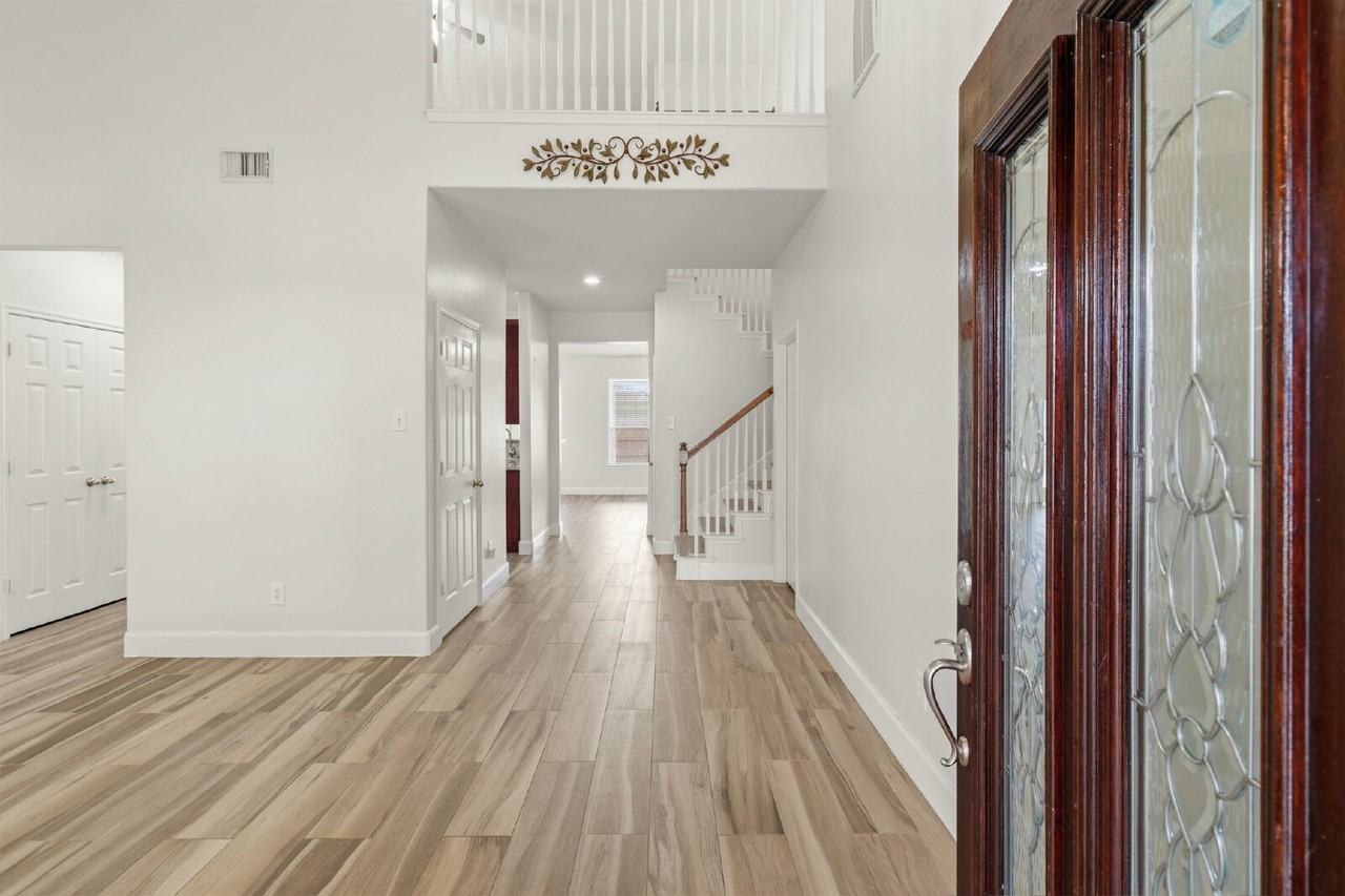 15238 Olmstead Park Dr - Photo 5 of 35