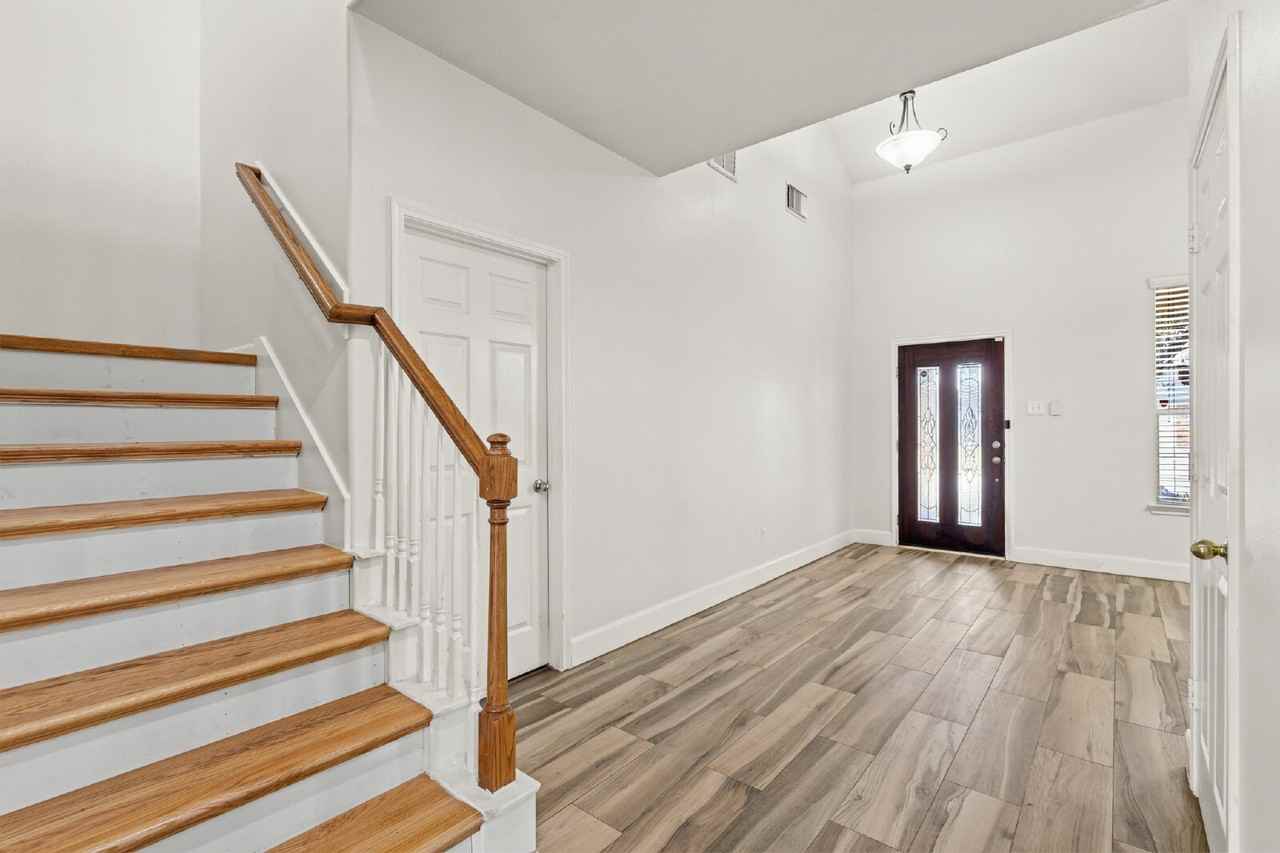 15238 Olmstead Park Dr - Photo 6 of 35