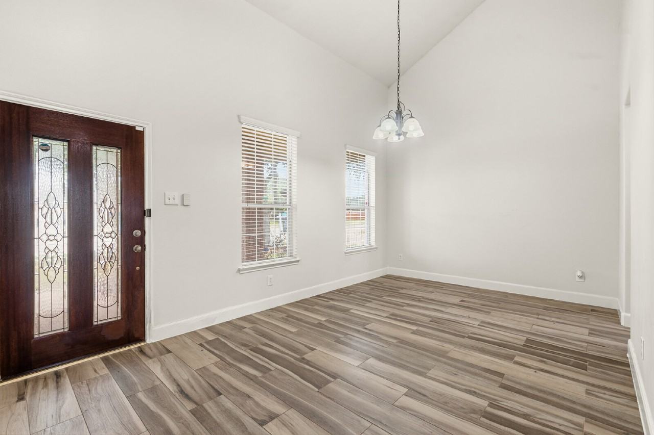 15238 Olmstead Park Dr - Photo 7 of 35
