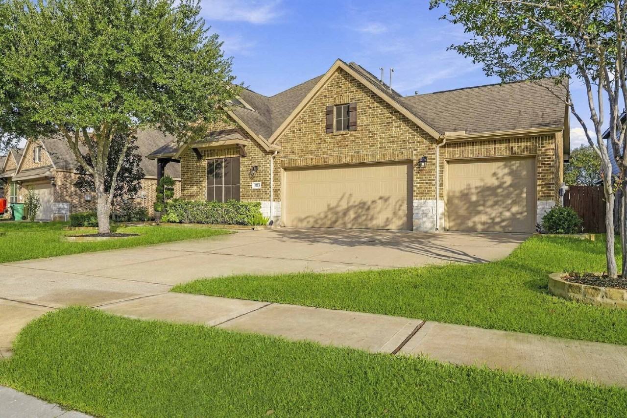 3223 Karleigh Way - Photo 2 of 27