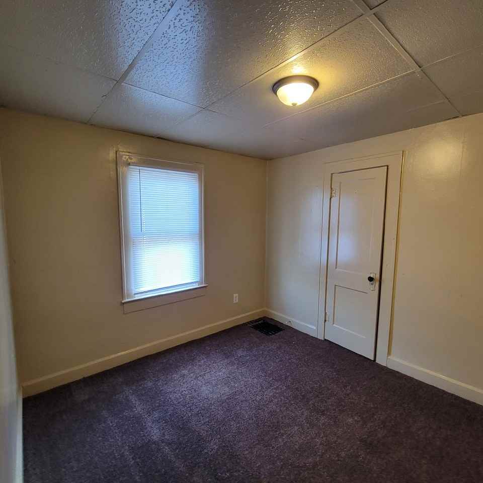 1233 Ingomar St - Photo 2 of 7