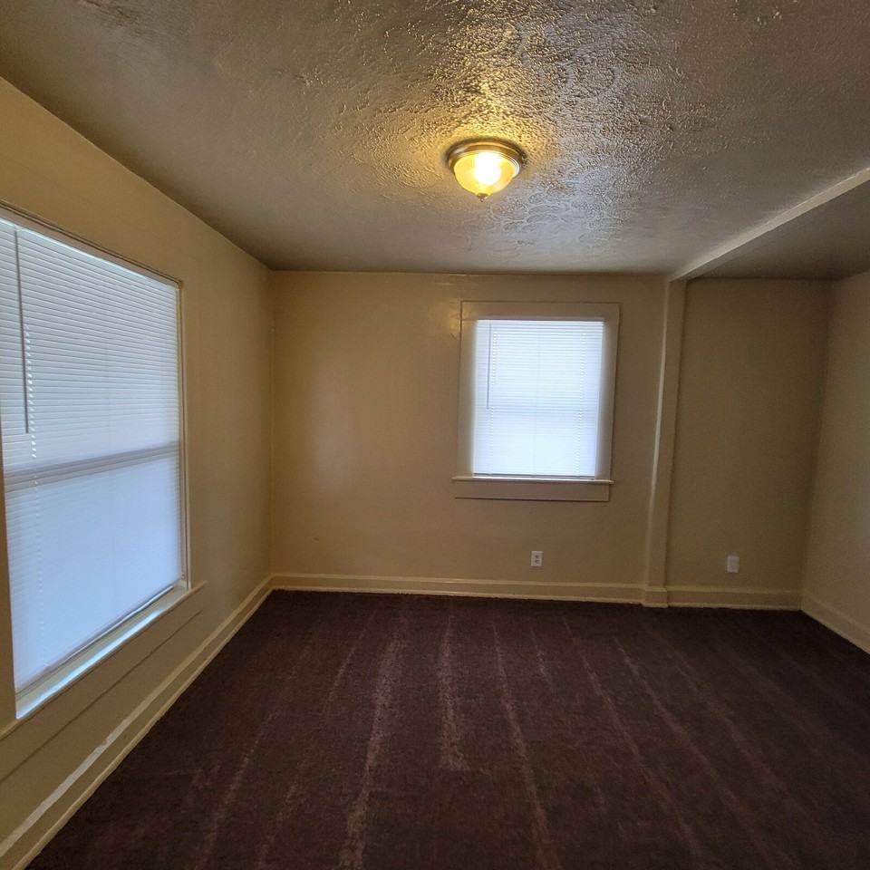 645 N Exeter Ave - Photo 6 of 6